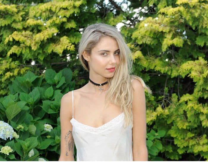 model_sahara_ray_mantan_kekasih_justin_bieber_meninggal_dunia_di_usia_34_tahun_
