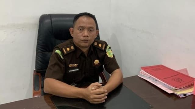 kasi_pidum_kejari_samosir_tanggapi_kritik_pelayanan_publik_staf_sudah_kami_ingatkan_
