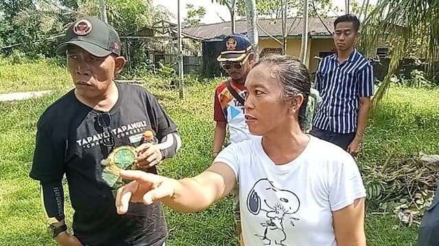 bupati_tapteng_tinjau_lokasi_huntara_korban_banjir_bandang_dan_longsor