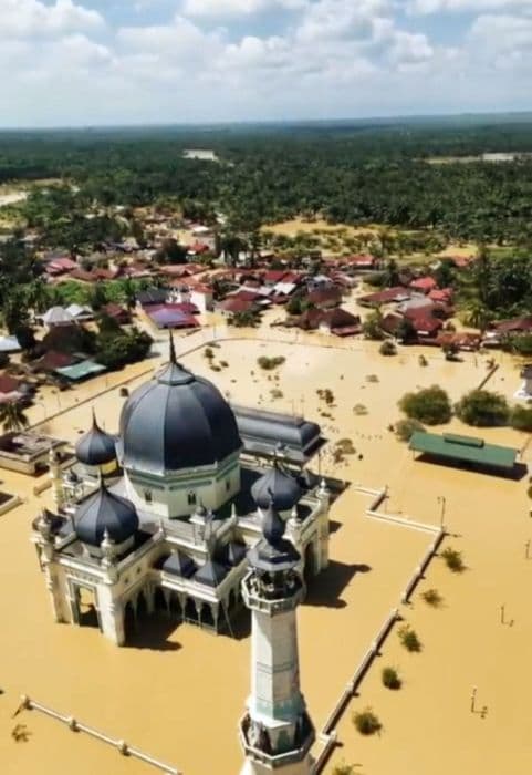 update_banjir_langkat_1392_warga_masih_mengungsi_14_meninggal_dunia