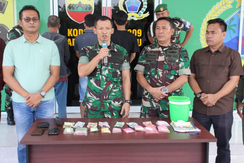dandim_0209lb_ungkap_kasus_peredaran_narkotika_jenis_ekstasi