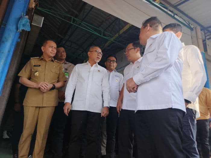 tinjau_pasar_menko_pangan_heran_harga_gula_pasir_di_sumut_naik