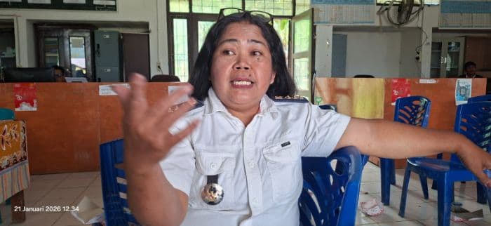 camat_sinehi_tekankan_gotong_royong_kepala_desa_dan_sekolah_di_tengah_efisiensi_anggaran