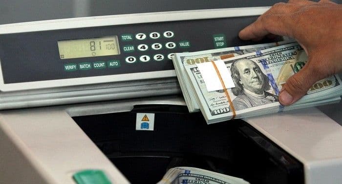 dolar_terus_menguat_apa_dampaknya_jika_rupiah_tembus_rp17000_per_dolar_as