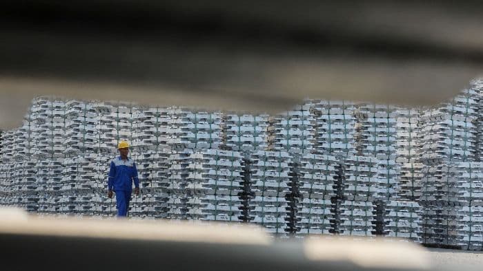 impor_skrap_tertahan_industri_aluminium_nasional_alami_tekanan_produksi