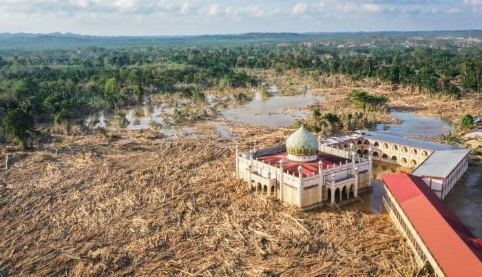 tak_hanya_dicabut_izin_28_perusahaan_penyebab_banjir_sumatera_terancam_sanksi_pidana