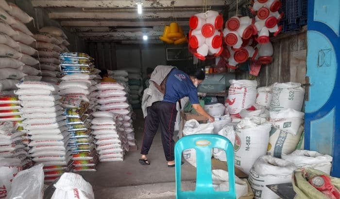 harga_beras_di_pasar_tradisional_siantar_stagnan_rp13000_per_kilogram