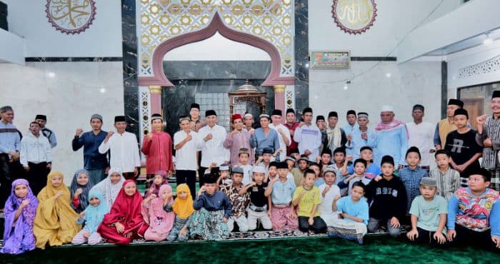 bupati_simalungun_serahkan_bantuan_untuk_masjid_taqwa_di_nagori_limag