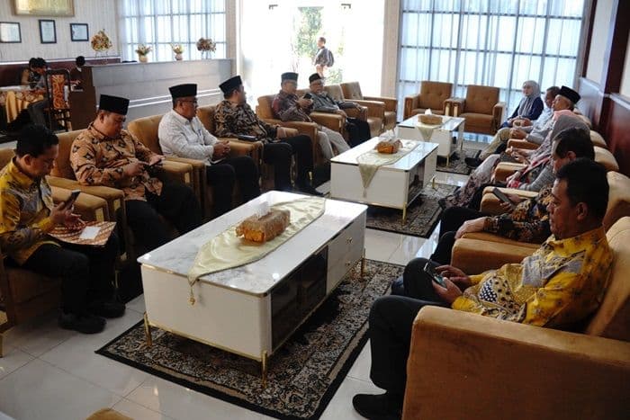 dpr_ri_optimis_penyelenggaraan_haji_2026_di_asrama_haji_medan_siap