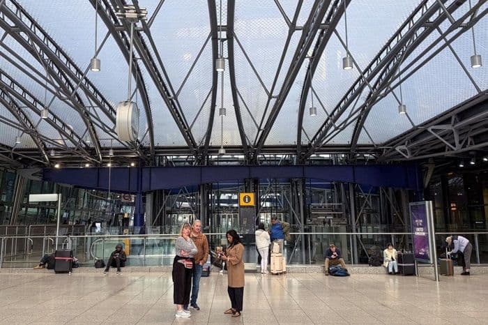 bandara_heathrow_london_ditutup_jadwal_penerbangan_global_terganggu