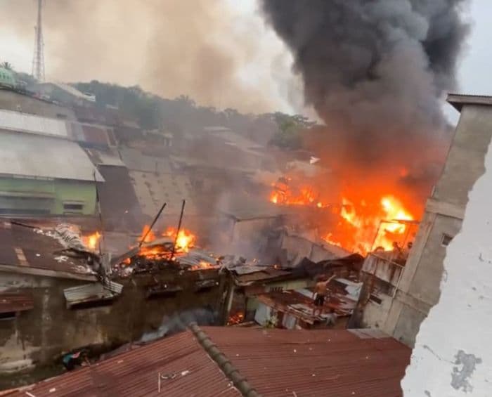 kerugian_kebakaran_belasan_rumah_di_langkat_rp1_miliar_lebih