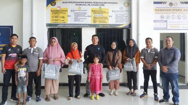 lapas_narkotika_langkat_beri_bantuan_pada_warga_binaan_kurang_mampu