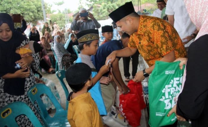 wabup_sergai_ajak_masyarakat_tumbuhkan_semangat_berbagi_dan_peduli_sesama_