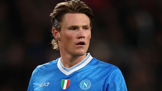 gol_kilat_mctominay_antar_napoli_tundukkan_cagliari_naik_ke_posisi_kedua