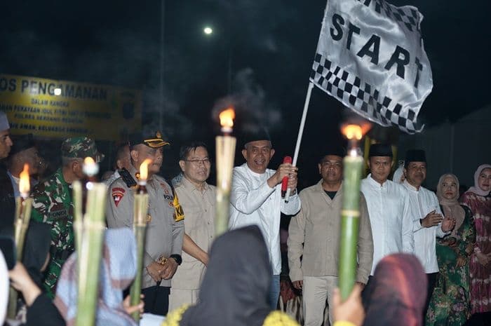 meriah_di_sergai_pawai_obor_dan_mobil_hias_idulfitri_1447_h_dilepas_pj_sekdaprov_sumut