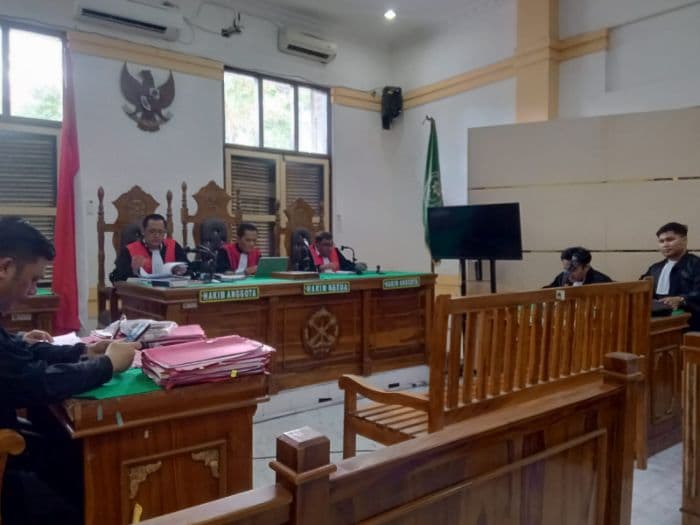supervisor_bank_mega_minta_dibebaskan_usai_dituntut_10_tahun_penjara_kasus_penggelapan