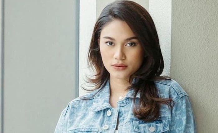 azizah_salsha_ditolak_idolanya_foto_bersama_saat_liburan_di_paris_