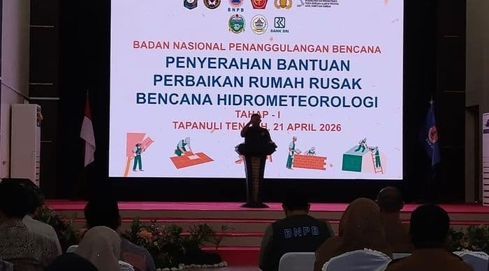 bnpb_salurkan_bantuan_rp3126_miliar_untuk_korban_banjir_tapteng_ribuan_rumah_diperbaiki
