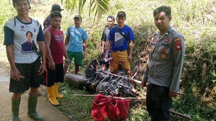 investigasi_heli_jatuh_pkcfx_di_sekadau_tim_gabungan_amankan_mesin_hingga_instrumen_kokpit