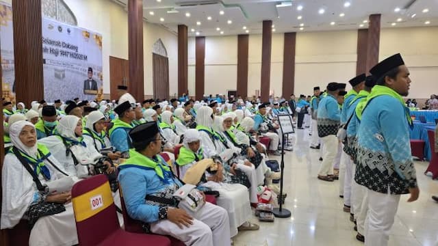 jemaah_kloter_1_dijaga_ketat_di_asrama_haji_medan_jam_bertamu_ditiadakan