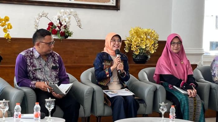 makna_hari_kartini_bagi_kepala_dinas_p3akb_sumut_kemandirian_dan_ketangguhan