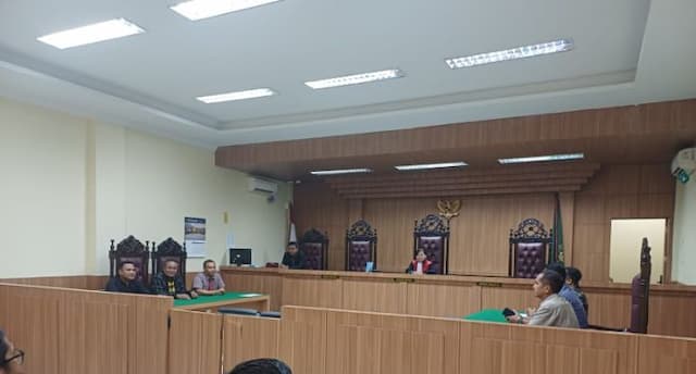 sidang_praperadilan_penetapan_tersangka_pencurian_sawit_di_palas_delapan_bukti_diserahkan