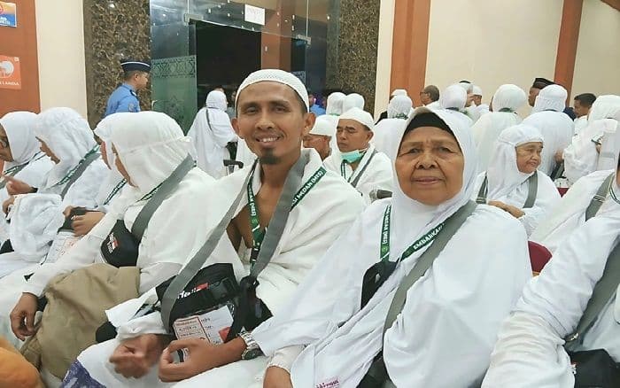 kisah_haru_marni_penjual_serabi_di_tebing_tinggi_yang_akhirnya_berangkat_haji