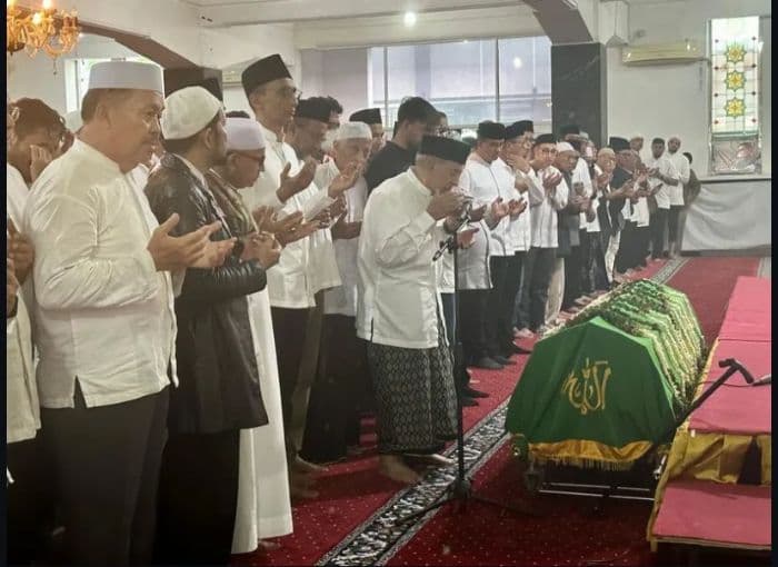 quraish_shihab_pimpin_salat_jenazah_menantu_ibrahim_sjarief_assegaf