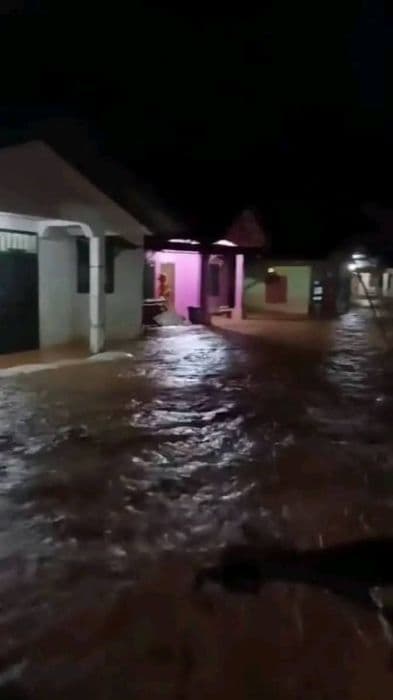 empat_kelurahan_di_tapteng_dilanda_banjir_susulan