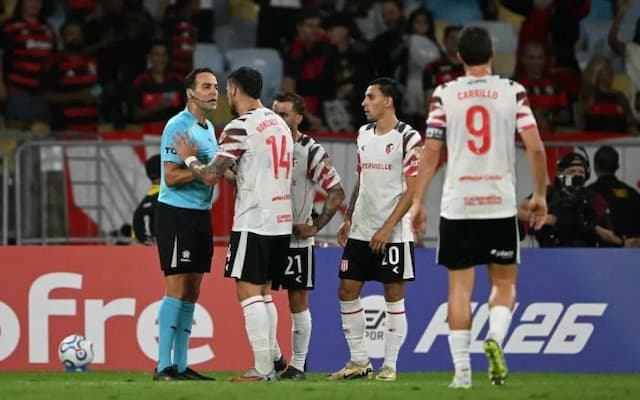 flamengo_tundukkan_estudiantes_10_di_maracana_pedro_jadi_penentu_kemenangan