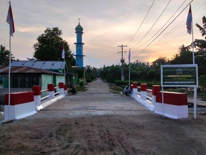 jembatan_armco_di_desa_sumber_tani_rampung_dibangun_kodim_0208asahan
