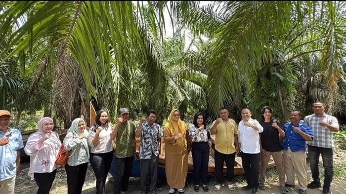 nelayan_batu_bara_terima_bantuan_perahu_dan_jaring_dprd_sumut_dongkrak_ekonomi_pesisir