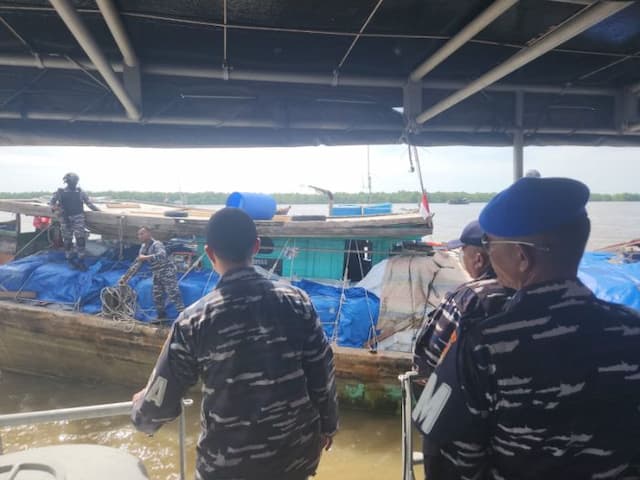 tni_al_dan_bea_cukai_gagalkan_penyelundupan_400_ballpress_dari_malaysia_di_perairan_batu_bara