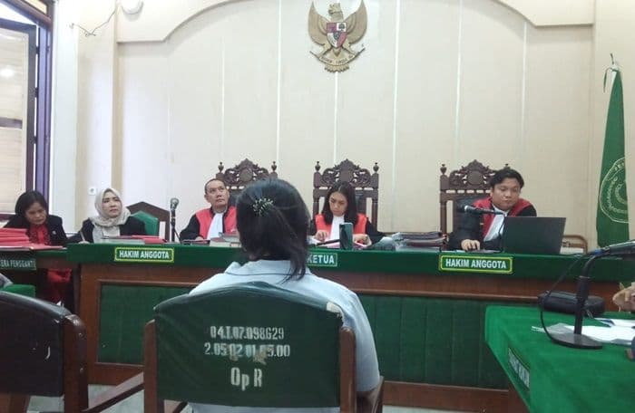 sidang_vonis_kasus_pemalsuan_dokumen_pt_avrist_assurance_ditunda_hakim_belum_rampungkan_putusan