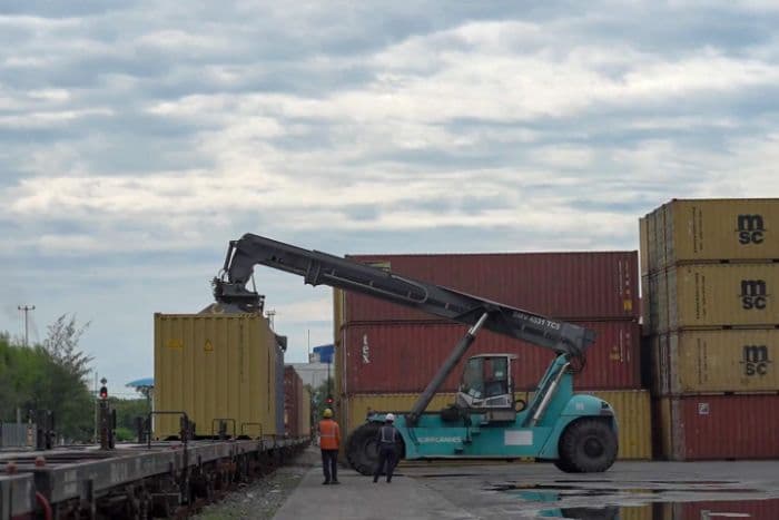angkutan_barang_stasiun_kuala_tanjung_melonjak_56_persen_jadi_integrator_multimoda_utama
