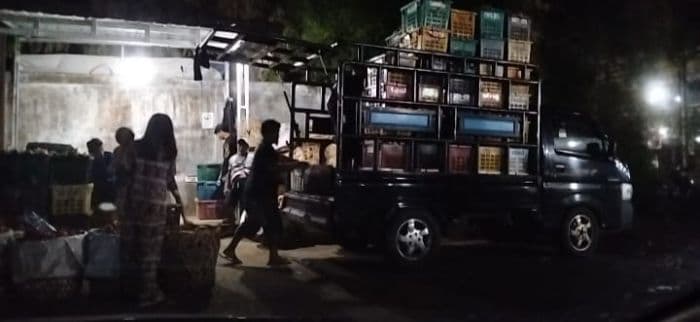 pedagang_keluhkan_dugaan_kutipan_parkir_berlapis_di_pasar_induk_lau_cih_