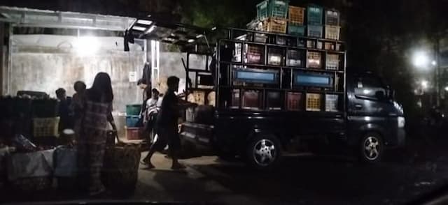 pedagang_keluhkan_dugaan_kutipan_parkir_berlapis_di_pasar_induk_lau_cih_