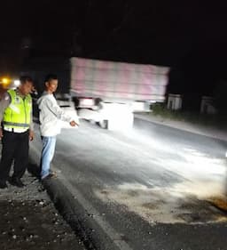 pengendara_motor_tewas_ditabrak_truk_di_km_37_perbaungan_sergai_