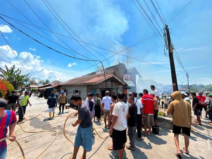empat_rumah_terbakar_di_simalungun_warga_desak_penambahan_pos_damkar_di_sidamanik