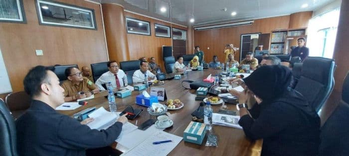 komisi_iv_minta_pemko_medan_bongkar_bangunan_taman_di_jalan_mongonsidi_