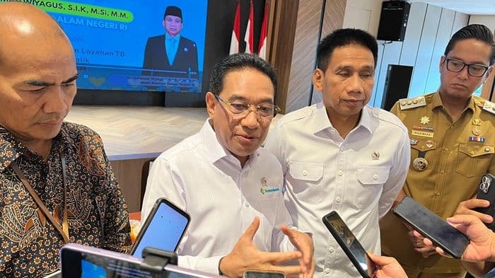 wamenkes_tinjau_layanan_rsup_h_adam_malik_perkuat_upaya_pemberantasan_tbc_di_sumut