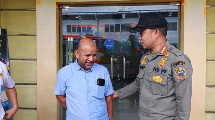atasi_kemacetan_tim_gabungan_imbau_pool_bus_di_medan_patuhi_aturan_naikturun_penumpang
