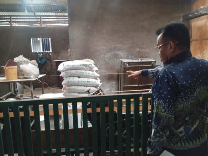 bbpom_medan_gerebek_pabrik_mie_berformalin_di_pematangsiantar