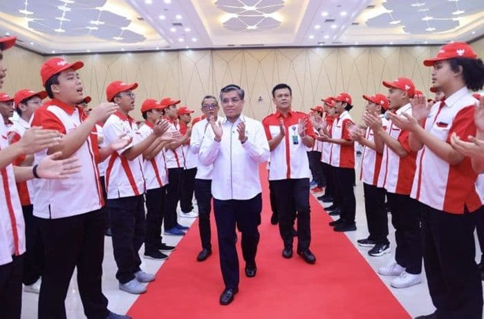 menaker_kirim_105_talenta_muda_ke_worldskills_asean_2025_target_pertahankan_gelar_juara_umum