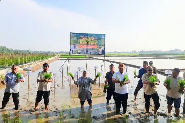 _komitmen_kembangkan_pertanian_bupati_batu_bara_rencanakan_penguatan_modal_bagi_petani_