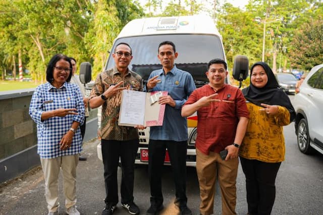 disdik_deli_serdang_sumbang_bus_perpustakaan_keliling_untuk_perkuat_layanan_pendidikan