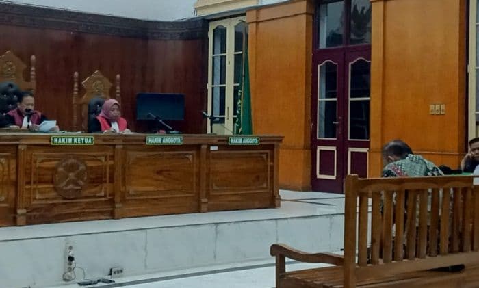 eks_kadisdikbud_tebing_tinggi_dan_dirut_pt_bismacindo_divonis_75_tahun_dalam_kasus_korupsi_smartboard