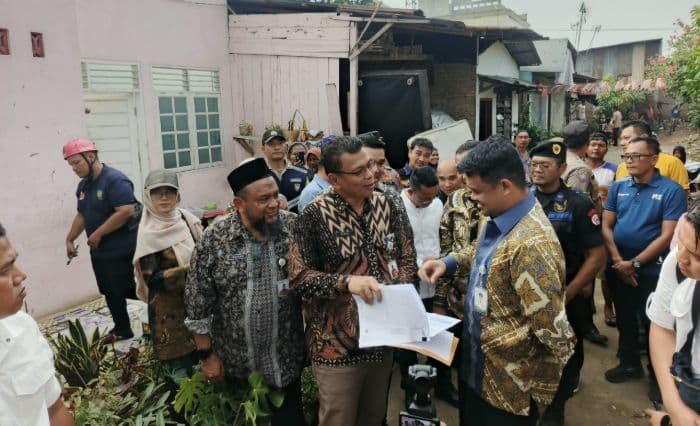 gubernur_ambil_alih_perbaikan_rumah_warga_medan_yang_rusak_diterjang_puting_beliung