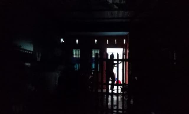 hujan_deras_disertai_angin_kencang_picu_pemadaman_listrik_massal_di_siantar