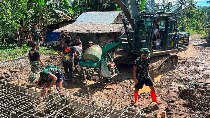 kodam_i_bukit_barisan_kebut_pembangunan_jembatan_yoo_di_nias_progres_48_persen